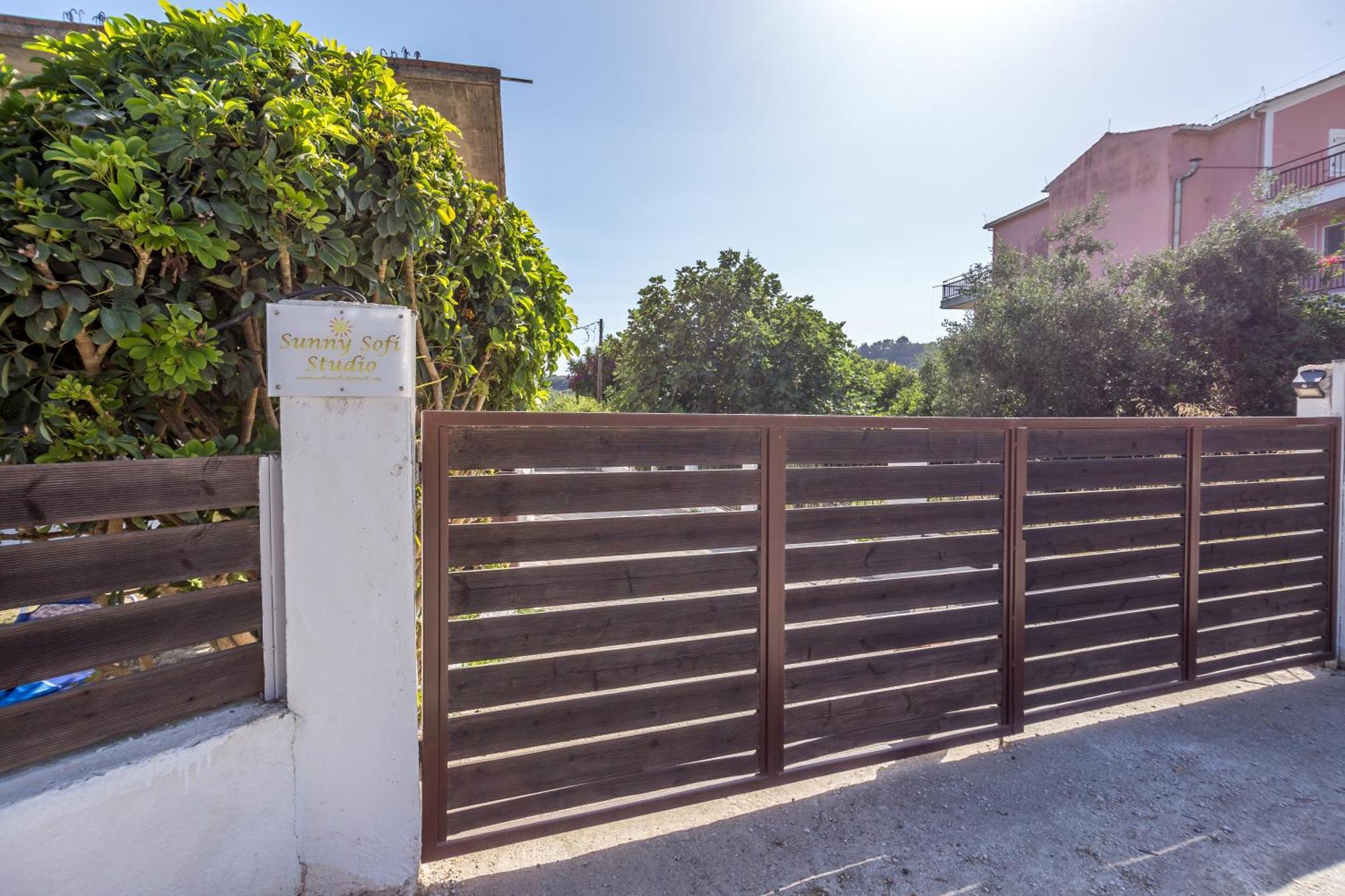 Sunny Sofi Studios Planos  Exterior photo